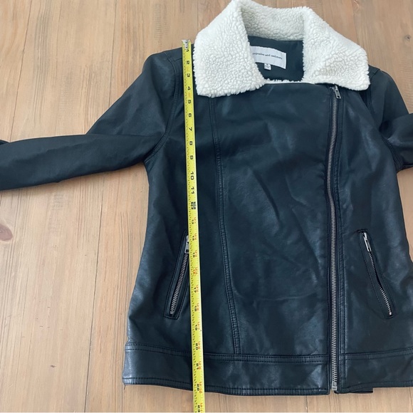 Cupcakes and Cashmere Jacket Women’s Size Small Faux Leather Sherpa Collar Zip - Picture 4 of 7